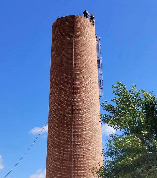 東陽煙囪折除公司:精準拆除的專業(yè)技藝與安全之道